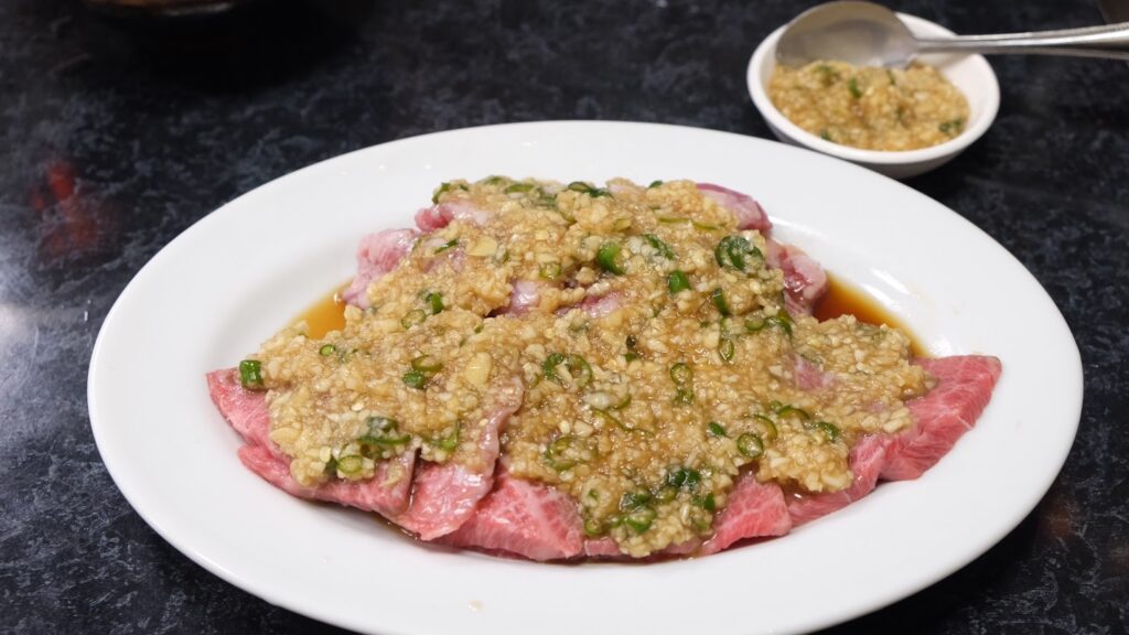 青唐辛子をかけたお肉