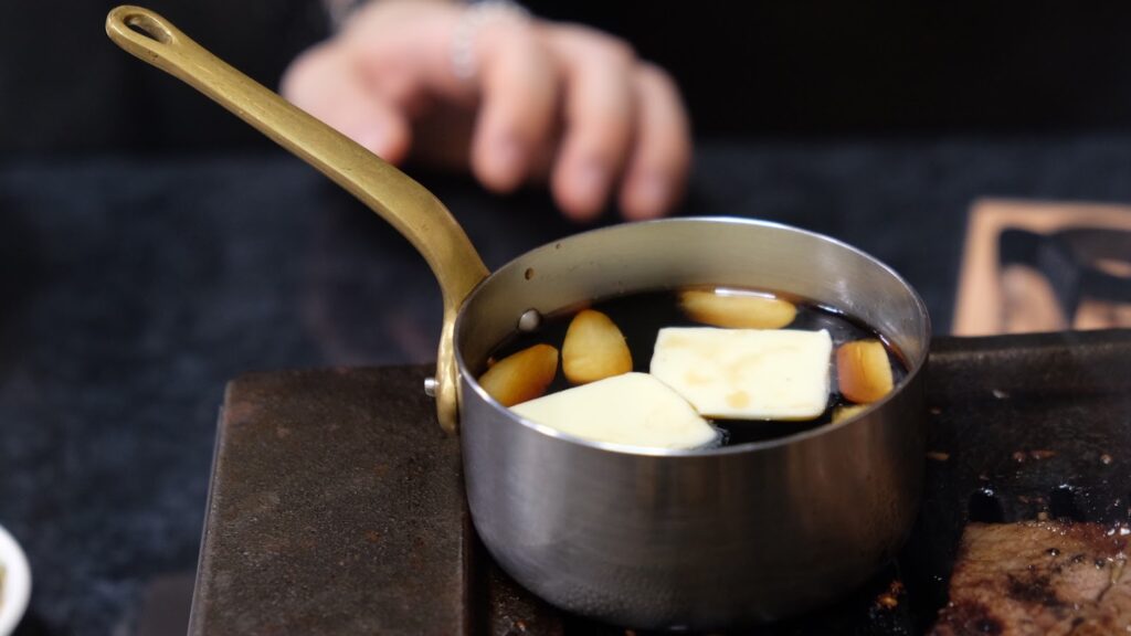 ボブバターの容器