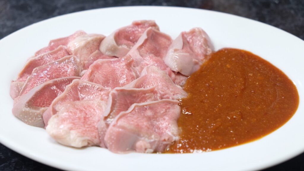 焼く前の味噌タン